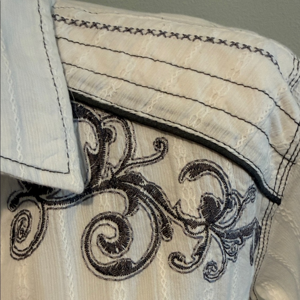 Women’s white WESTERN Button-Up Shirt with Black Embroidery - Picture 3 of 11